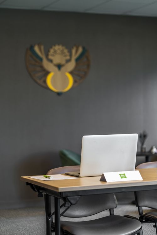  Meeting Room "l’Escarpolette" – Up to 18 People