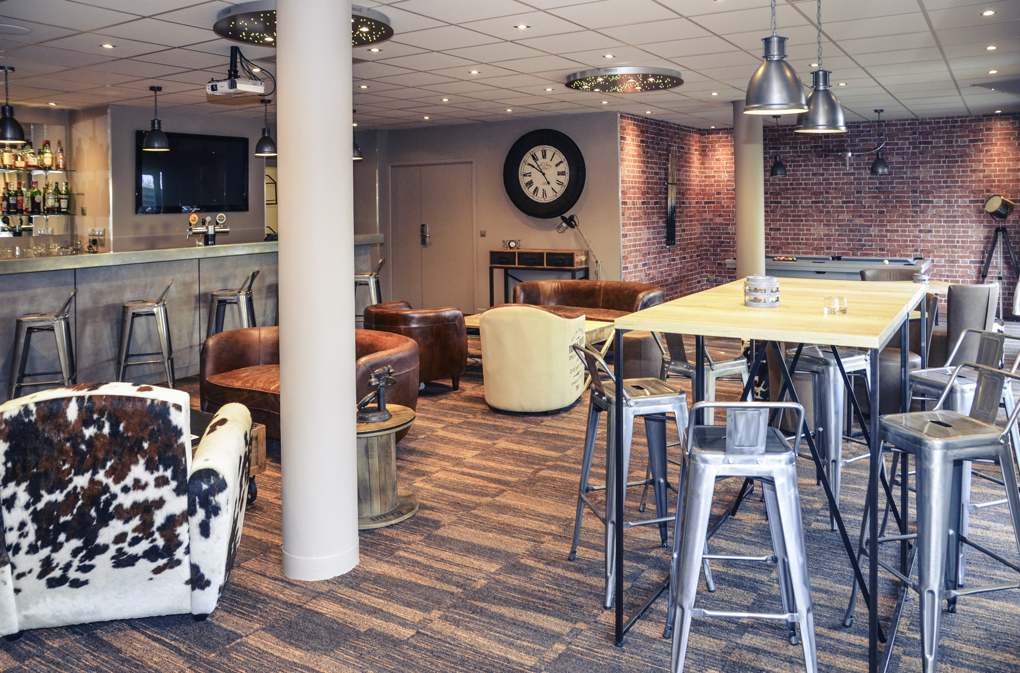 Wojo Lyon - Mercure Chaponnay, l'Attic Bar